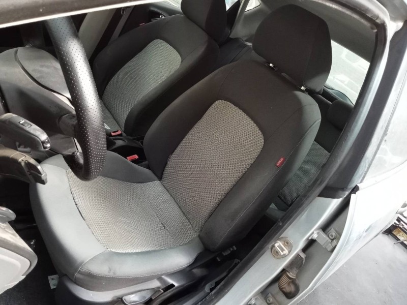 seat ibiza (6j5) del año 2009