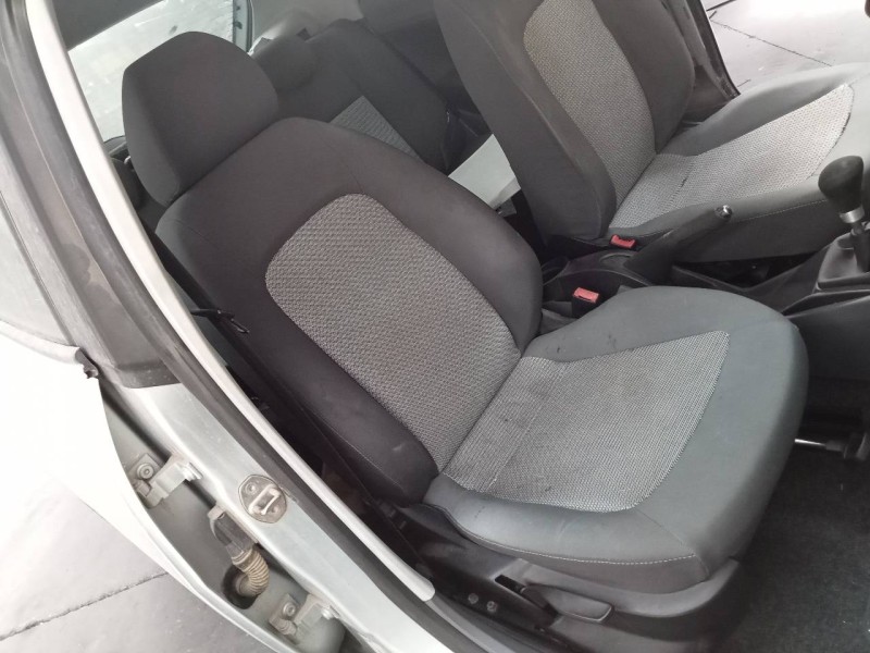 seat ibiza (6j5) del año 2009