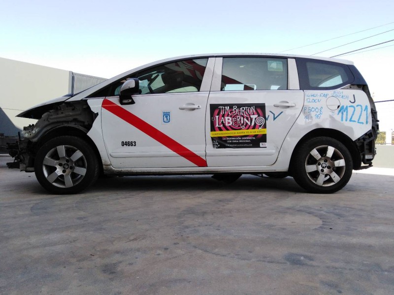 peugeot 5008 del año 2016