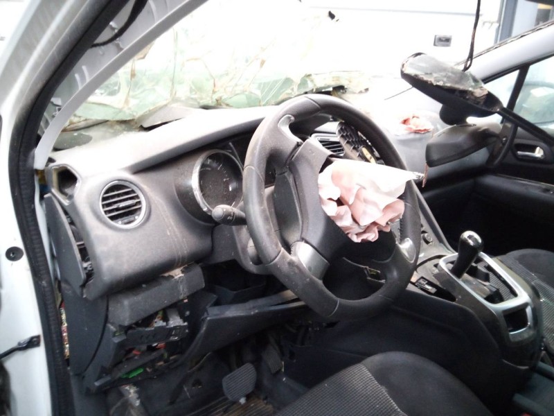 peugeot 5008 del año 2016