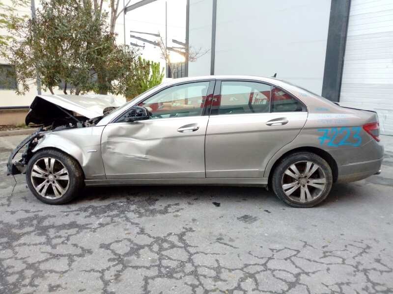 mercedes-benz clase c (w204) berlina del año 2007