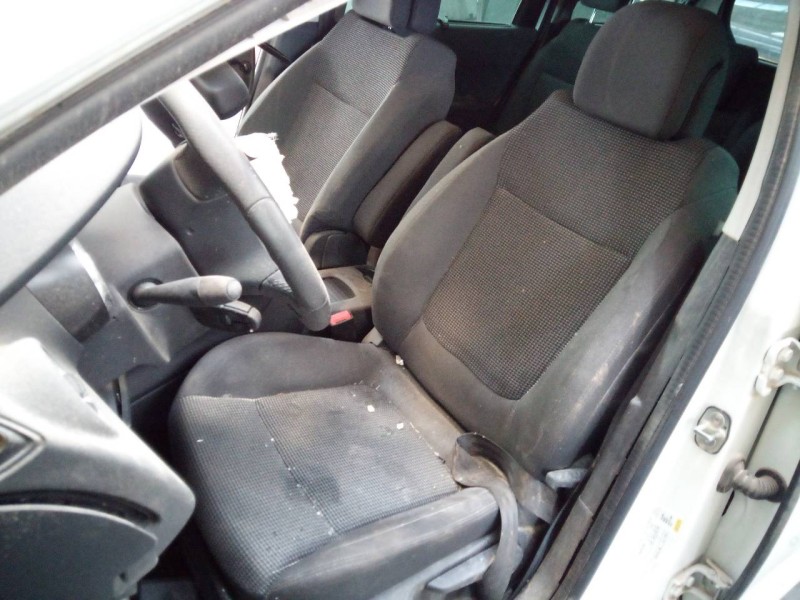 peugeot 5008 del año 2016