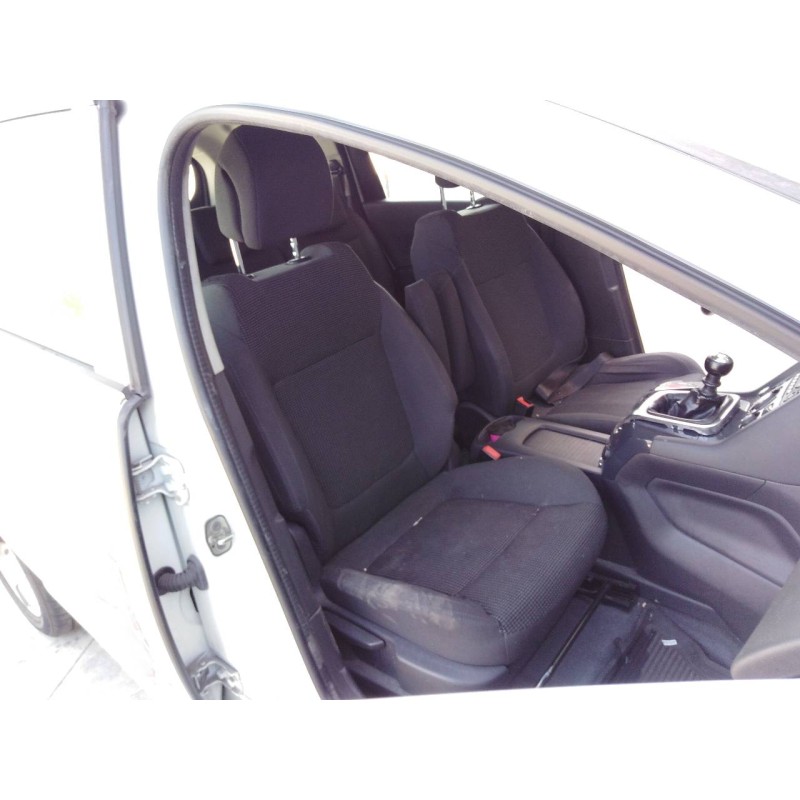 peugeot 5008 del año 2016