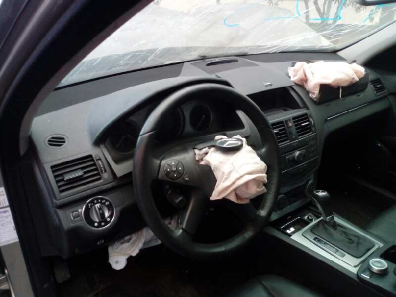 mercedes-benz clase c (w204) berlina del año 2007