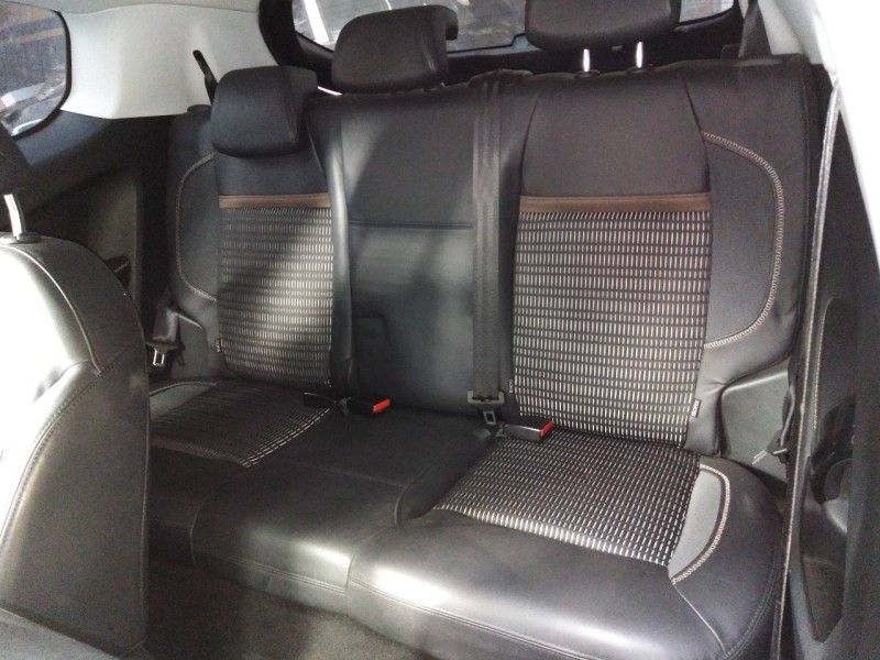 peugeot 208 del año 2013