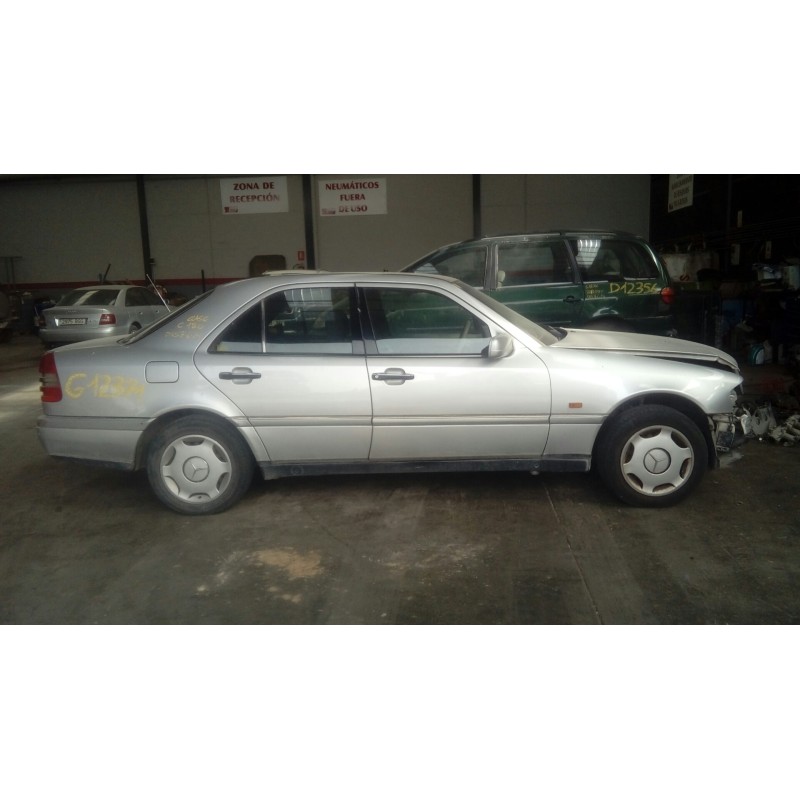 mercedes-benz clase c (w202) berlina del año 1993