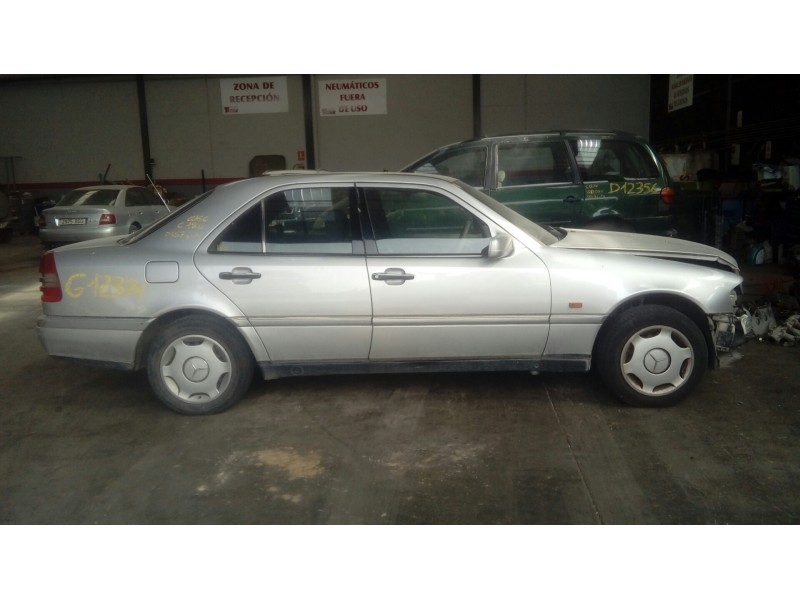 mercedes-benz clase c (w202) berlina del año 1993