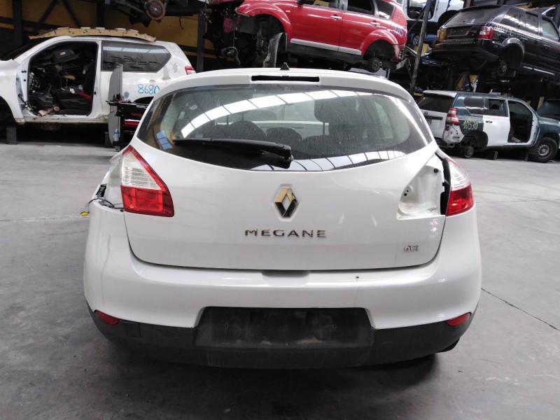 renault megane iii berlina 5 p del año 2013