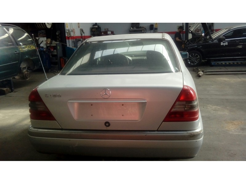 mercedes-benz clase c (w202) berlina del año 1993