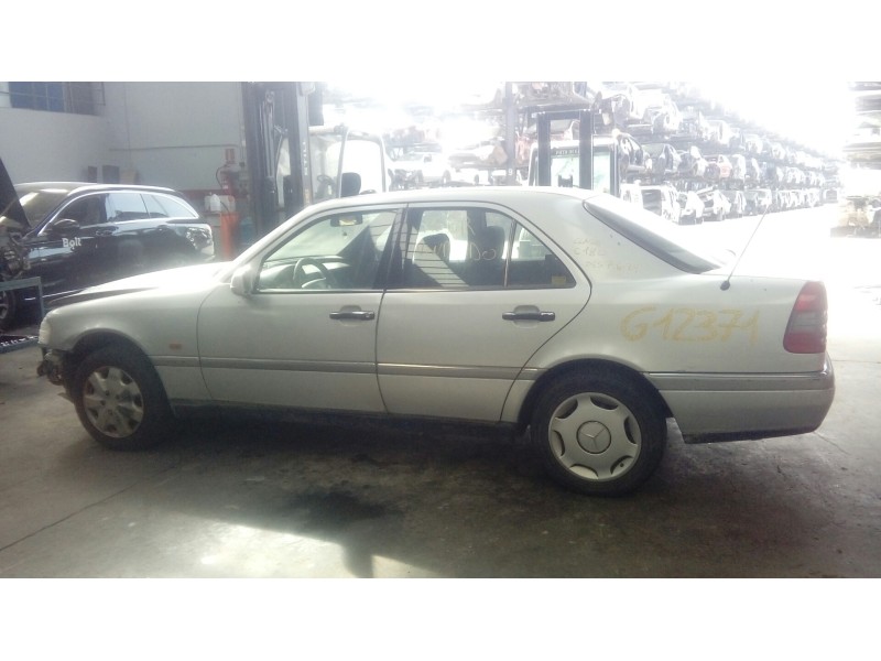 mercedes-benz clase c (w202) berlina del año 1993