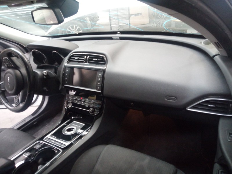 jaguar xe del año 2014