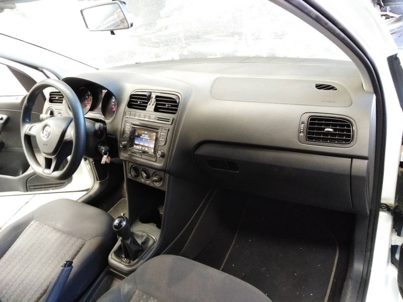 volkswagen polo (6c1) del año 2015