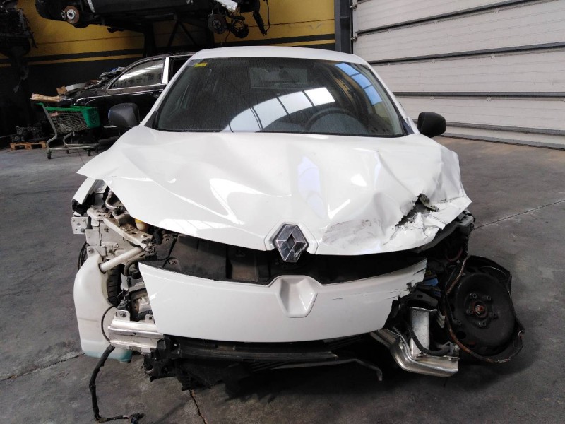 renault megane iii berlina 5 p del año 2013