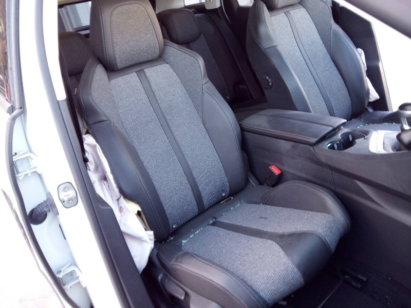 peugeot 3008 del año 2019