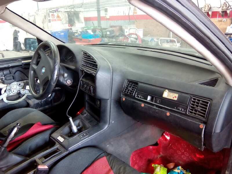 bmw serie 3 berlina (e36) del año 2002