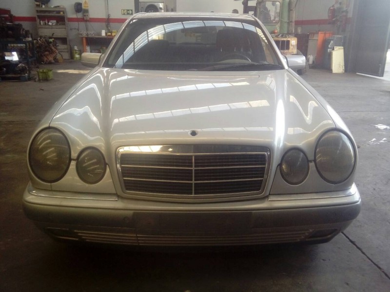 mercedes-benz clase e (w210) berlina diesel del año 1999