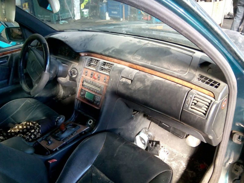 mercedes-benz clase e (w210) familiar del año 1999