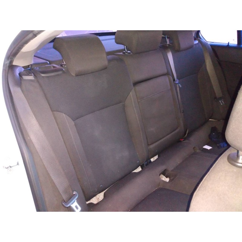 opel insignia berlina del año 2010