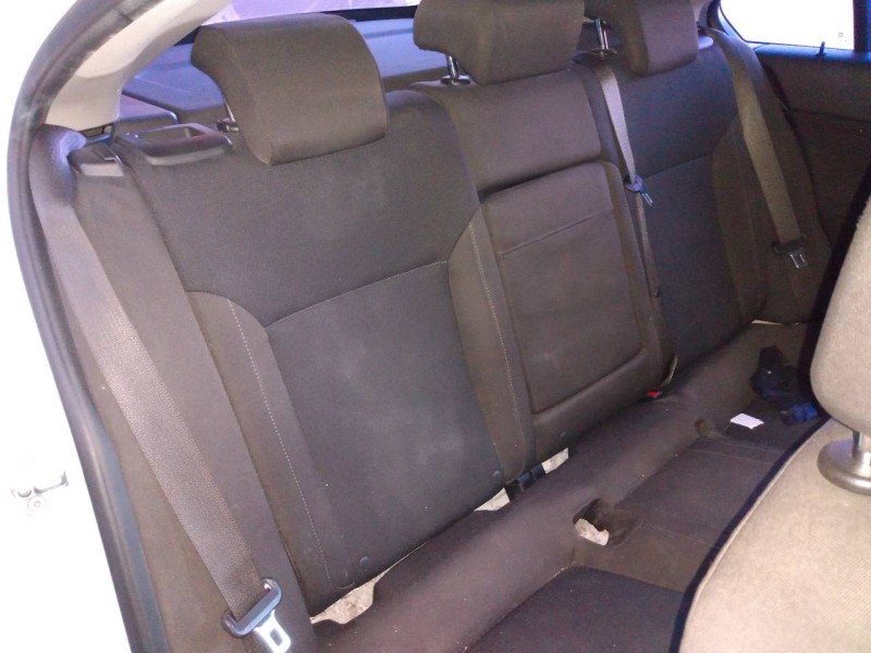 opel insignia berlina del año 2010