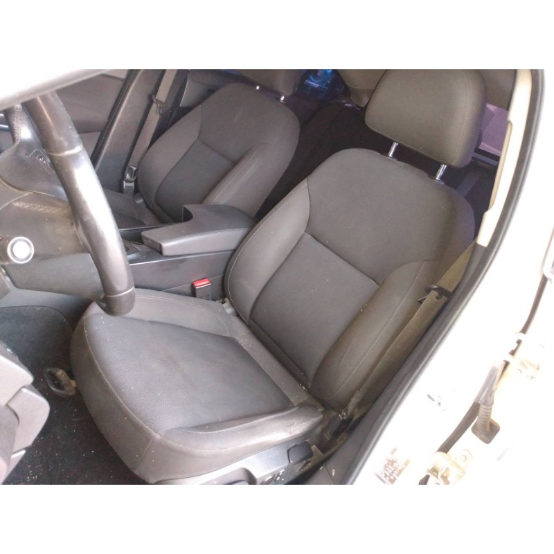 opel insignia berlina del año 2010