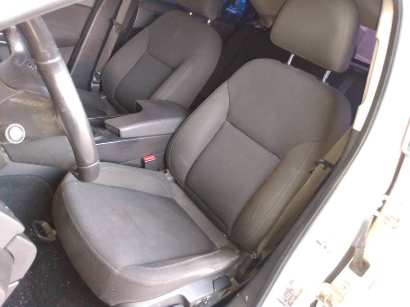 opel insignia berlina del año 2010