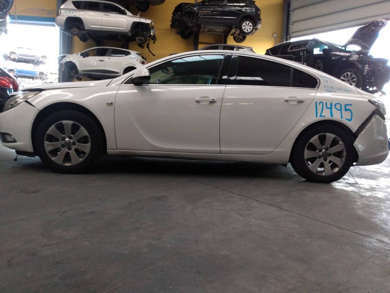 opel insignia berlina del año 2010