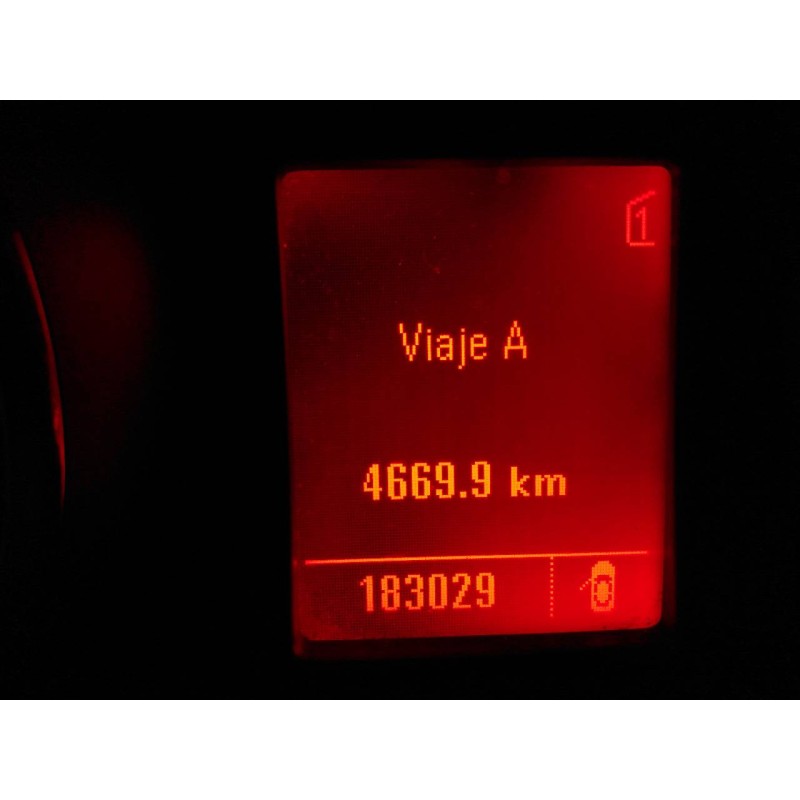 opel insignia berlina del año 2010