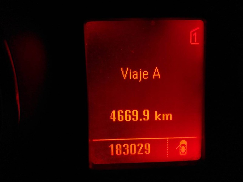 opel insignia berlina del año 2010