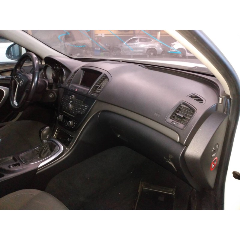 opel insignia berlina del año 2010