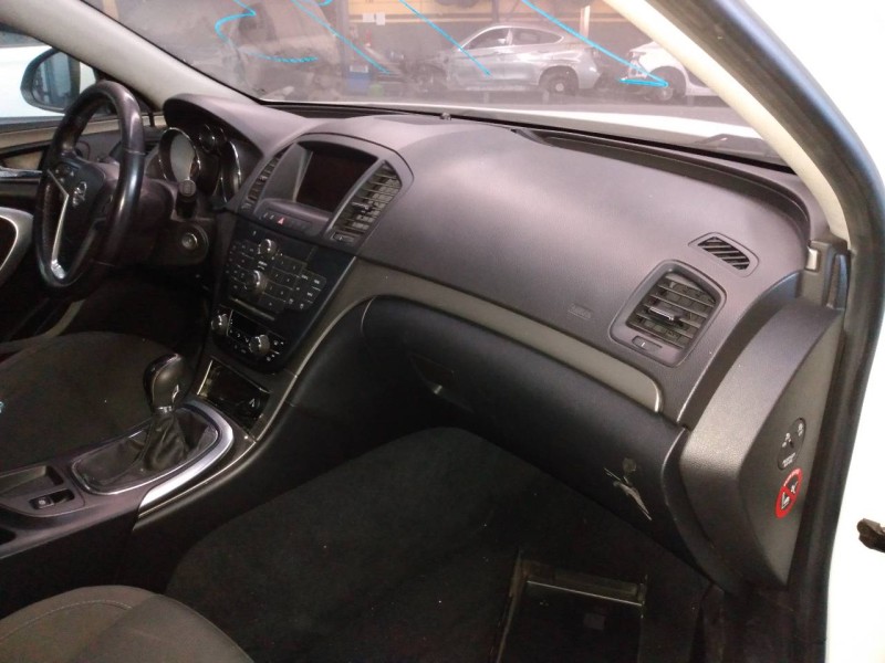 opel insignia berlina del año 2010