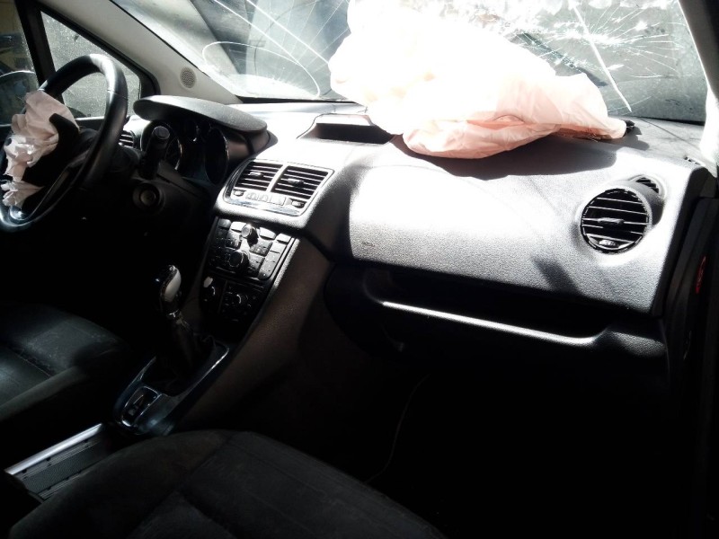 opel meriva b del año 2010