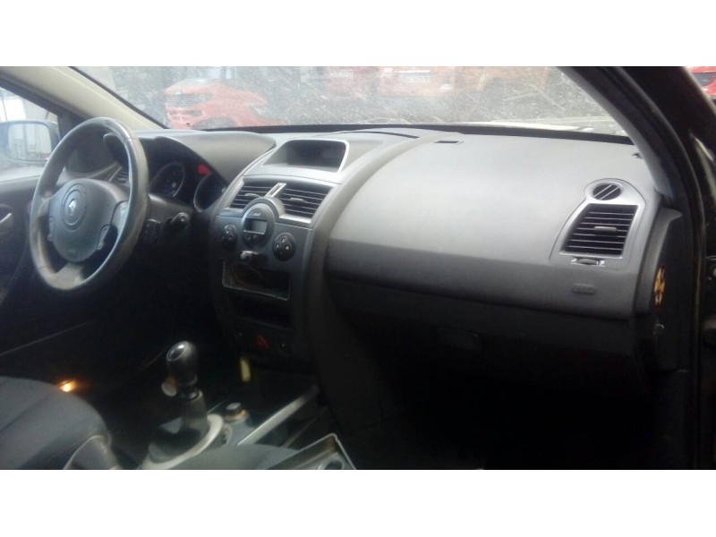 renault megane ii classic berlina del año 2005