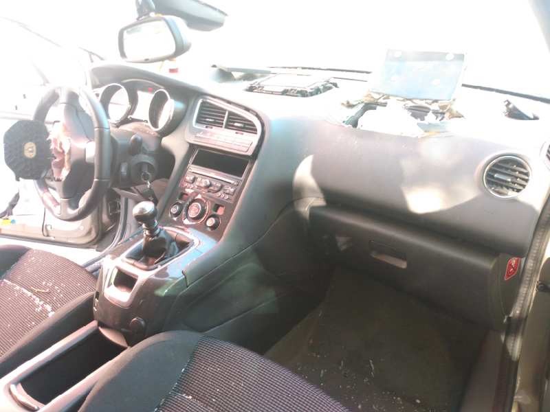 peugeot 5008 del año 2013