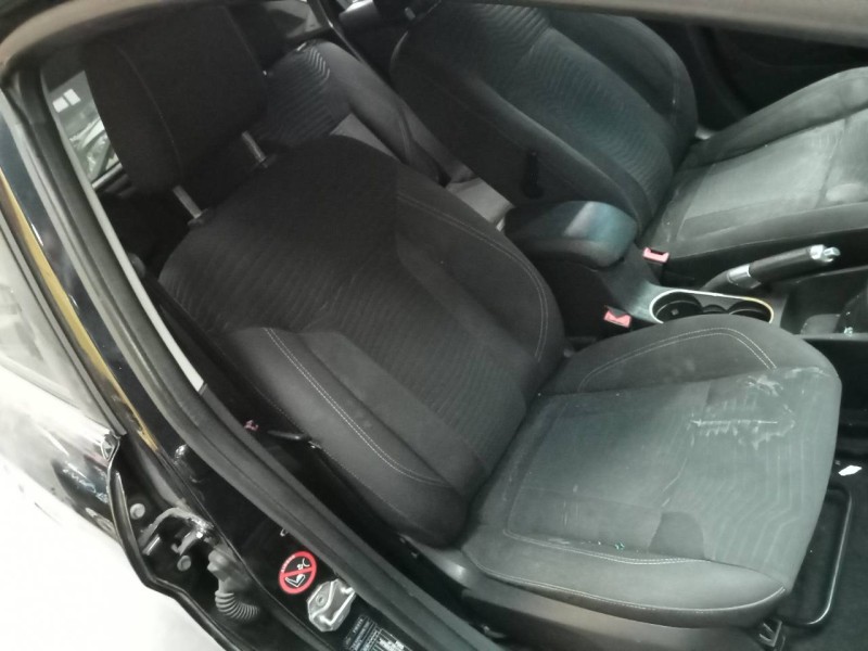 ford fiesta (ccn) del año 2013