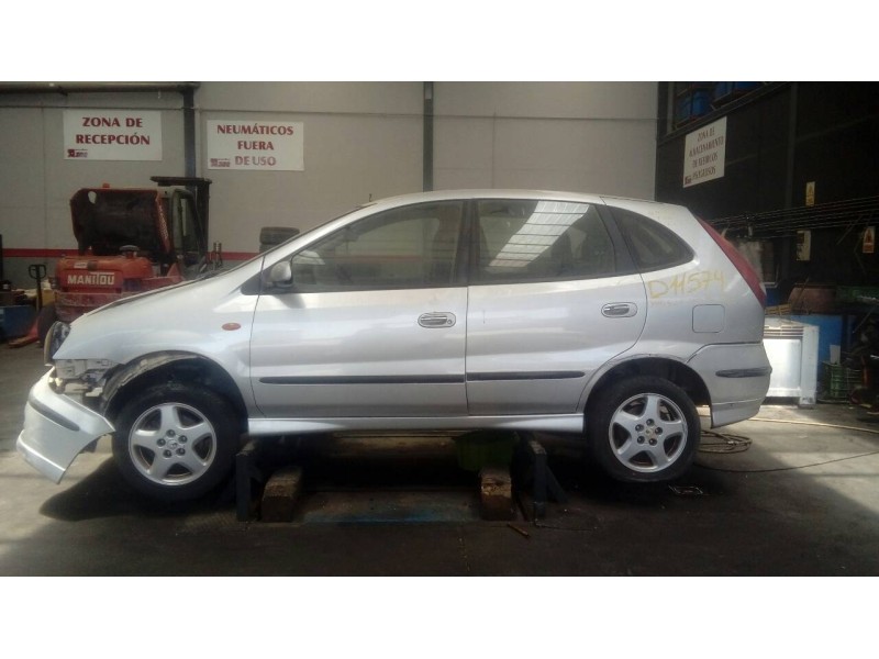 nissan almera tino (v10m) del año 2002