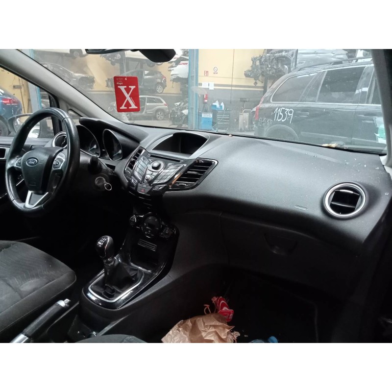 ford fiesta (ccn) del año 2013