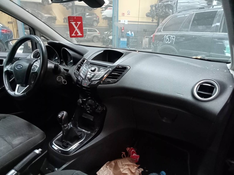 ford fiesta (ccn) del año 2013