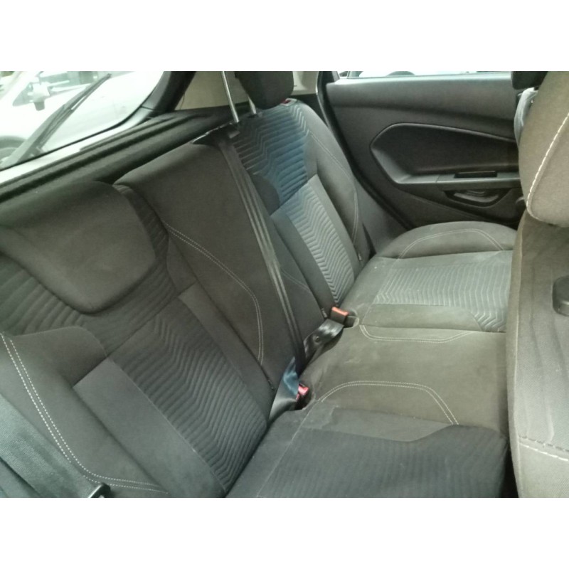 ford fiesta (ccn) del año 2013