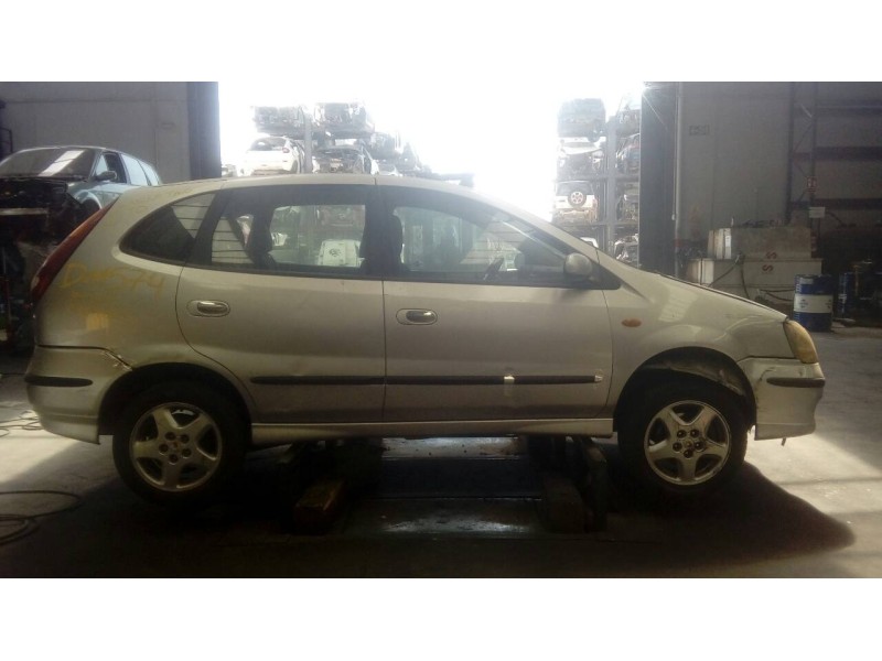 nissan almera tino (v10m) del año 2002