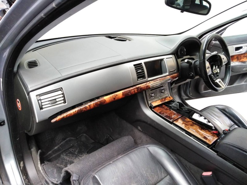 jaguar xf del año 2009