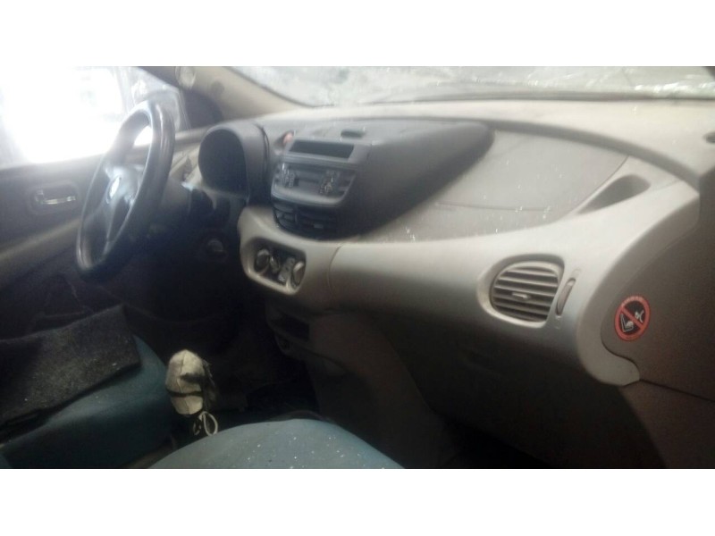 nissan almera tino (v10m) del año 2002