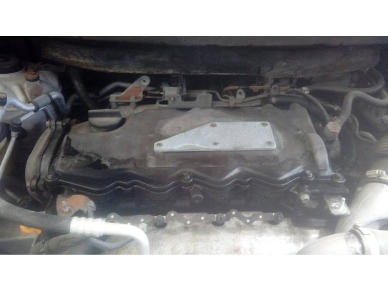 nissan almera tino (v10m) del año 2002