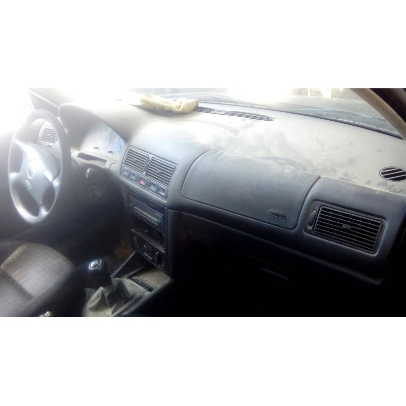 volkswagen golf iv berlina (1j1) del año 2002