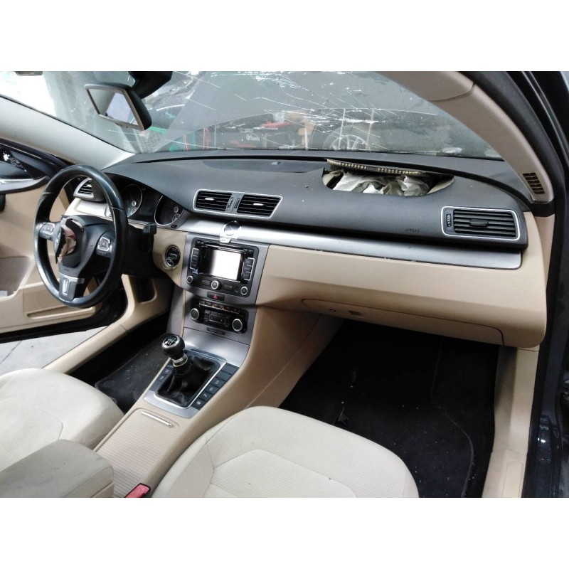 volkswagen passat variant (365) del año 2011