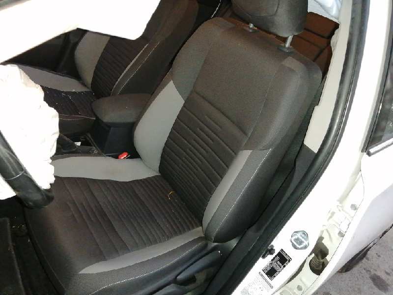 toyota auris del año 2017