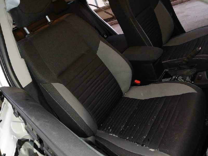 toyota auris del año 2017