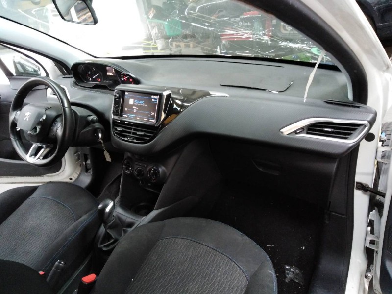 peugeot 208 del año 2017