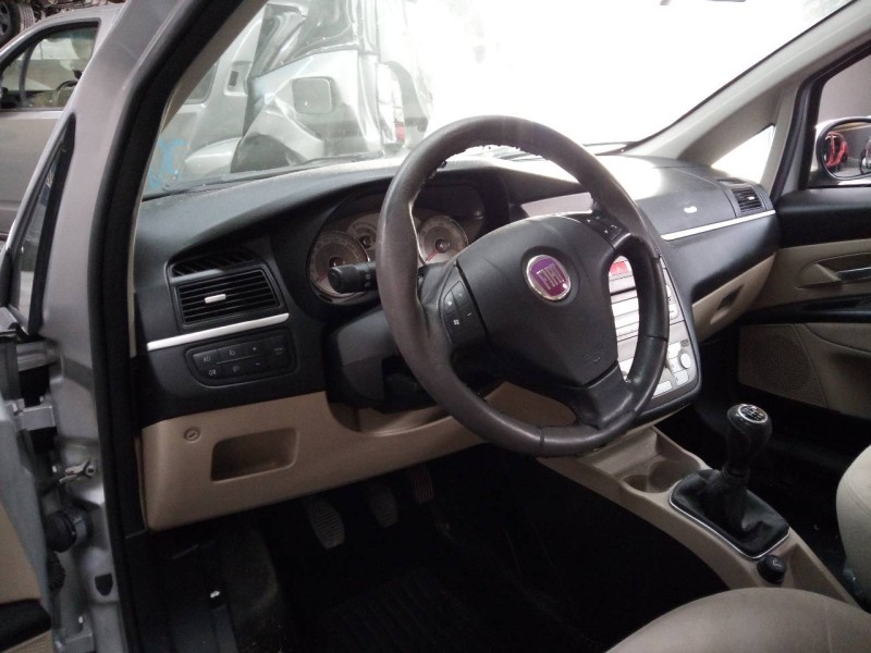 fiat linea (110) del año 2009