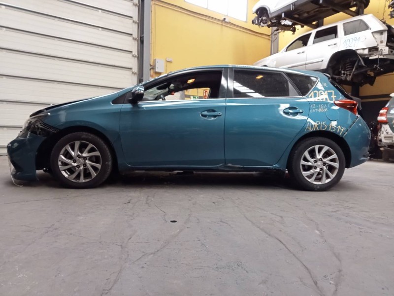 toyota auris del año 2017