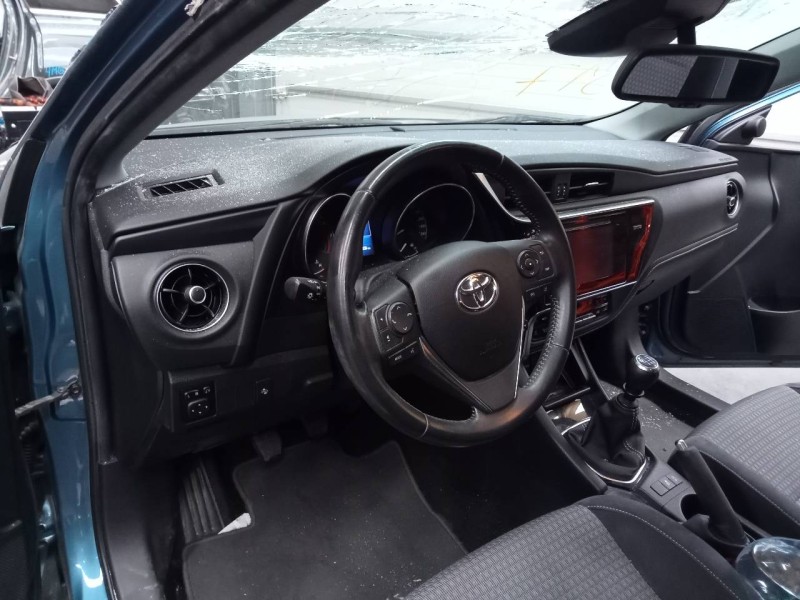 toyota auris del año 2017